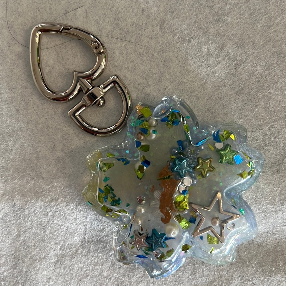 Flower shaker keychains
